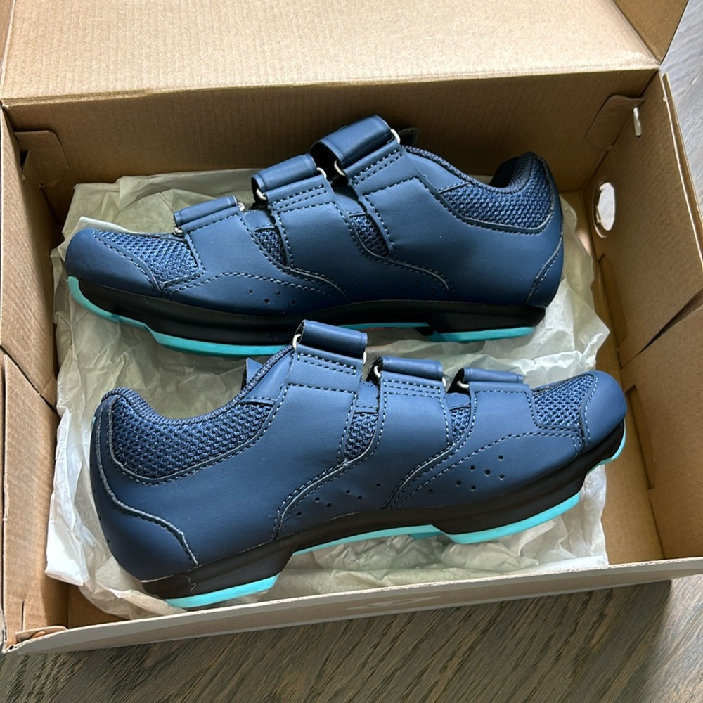Cycling clip-less shoes new - Picture 4 of 4